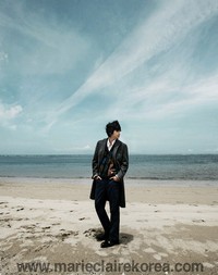 ドラマ『姫の男』の撮影を終えた韓国俳優パク・シフが、バリに飛びんで旅行を楽しむ姿がファッションマガジン『マリ・クレール』のグラビアで公開された。